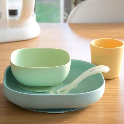 Beaba Набор посуды : 2 тарелки, стакан, ложка / SET VAISSELLE SILIC 4 PCS