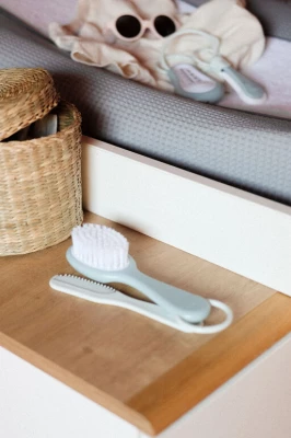 Beaba Набор: щипчики для ногтей, термометр, расческа с щеткой